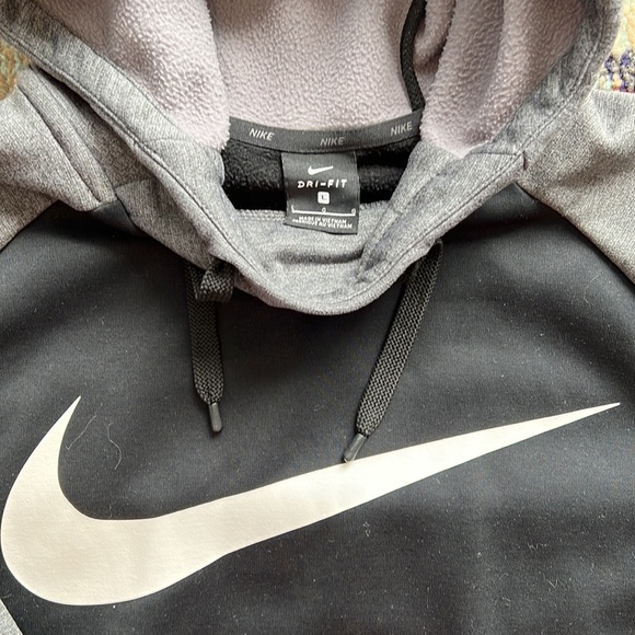Nike, men’s size large, color black/grey/white, therma-fleece hoodie - Picture 2 of 2
